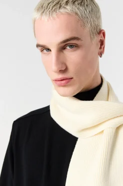 PLAIN - SCHAL AUS MERINOWOLLE